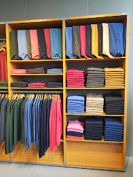 Photo n°5 de MCS Outlet, La Séguinière Outlet à La Séguinière (Magasin de vêtements pour hommes)
