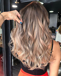 Photo n°41 de Chez Lea - Salon de coiffure Cannes à Cannes (Salon de coiffure)