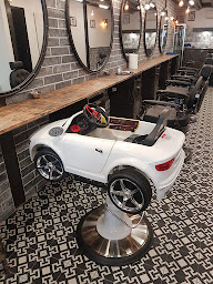 Photo n°14 de Magi'Coiff - Fourchon à Arles (Barbier)