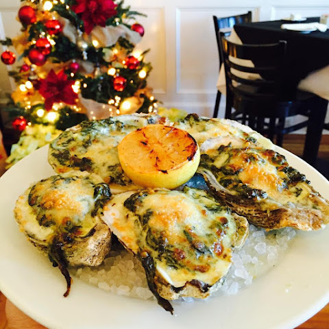 Vic's On the River by null