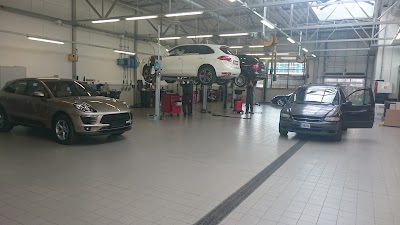 Photos of Porsche Tallinna esindus