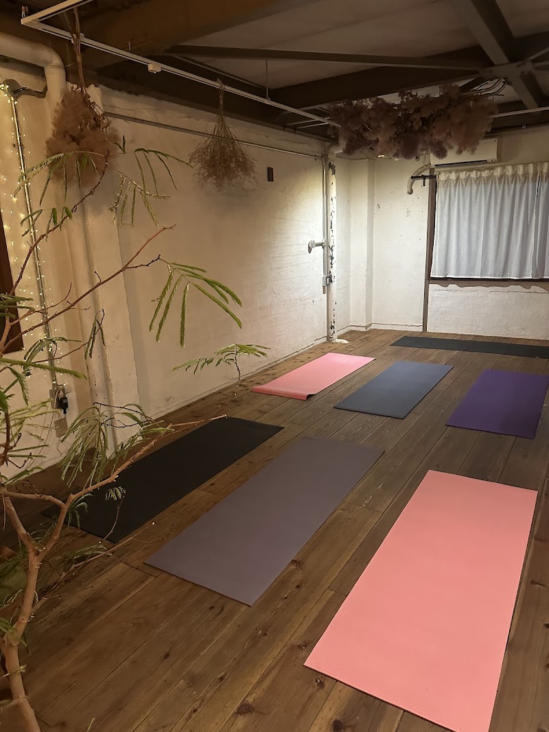 ORIH.I yoga&wellness (オリヒヨガ&ウェルネス)