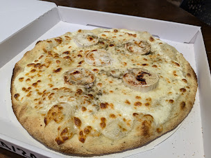 Photo n°4 de Distributeur Pizza 24/7 LE CHENE VERT à Crevant (Restaurant)