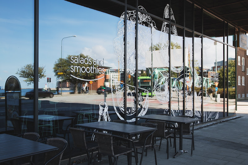 Salads and Smoothies — photo
