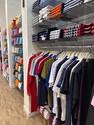 Photo n°3 de Vertical - Boutique prêt-à-porter Hommes à Labège (Magasin de vêtements pour hommes)