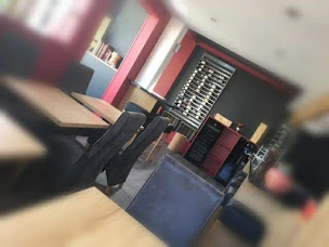 Photo n°43 de L'enverres et l'endroit à Chatte (Cave à vins)