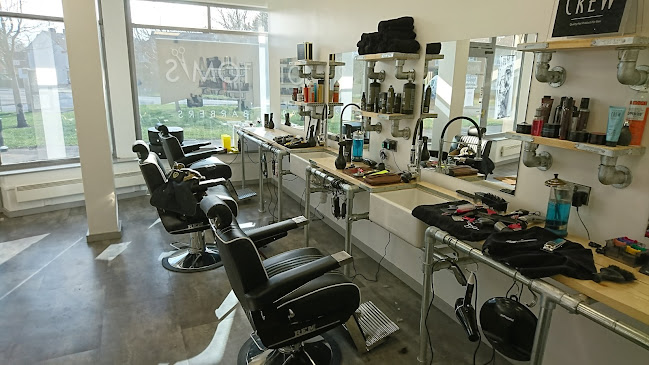 Tom's of Lincoln (Barber, Salon & Tanning) - Lincoln