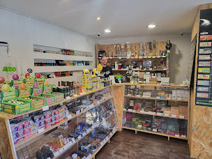 Photo n°5 de CBD SALON DE PROVENCE - LOVE CBD - 7j/7 - 24h/24 à Salon-de-Provence (Magasin de cannabis)