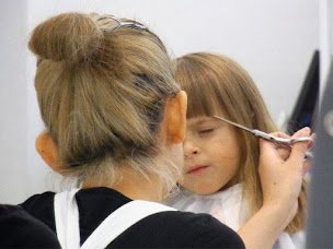 Photo n°11 de SUPERSTARS Paris à Paris (Salon de coiffure)