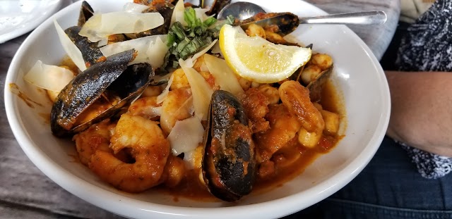Walt's Fish Market Restaurant