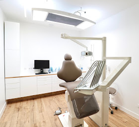 Photo n°4 de Dr. Avigaïl Mamane - Chirurgien-dentiste Paris 04 à Paris (Dentiste)