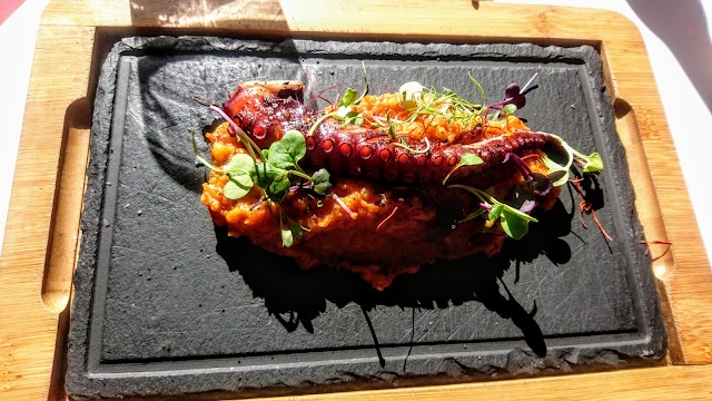 Artefacto Grill & Beers