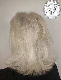 Photo n°7 de INSTANT COIFFURE avec Sylvie (Coiffeuse à domicile) à Aulnay-sous-Bois (Salon de coiffure)