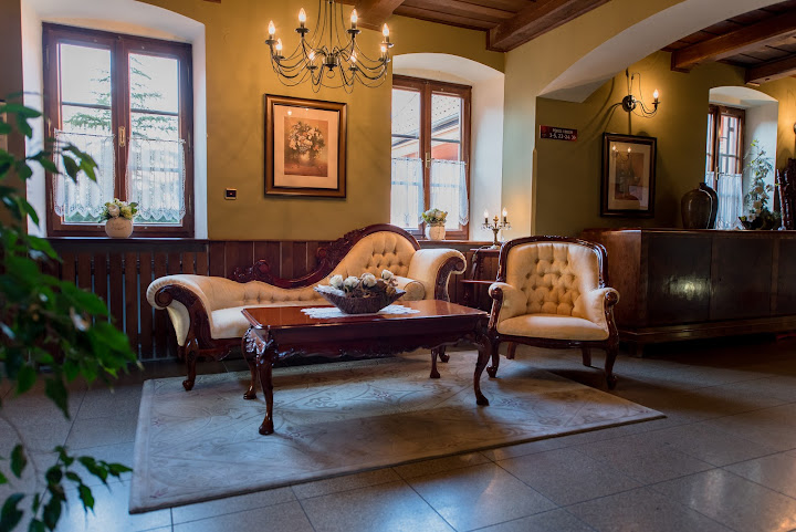 Octárna hotel a restaurant by null