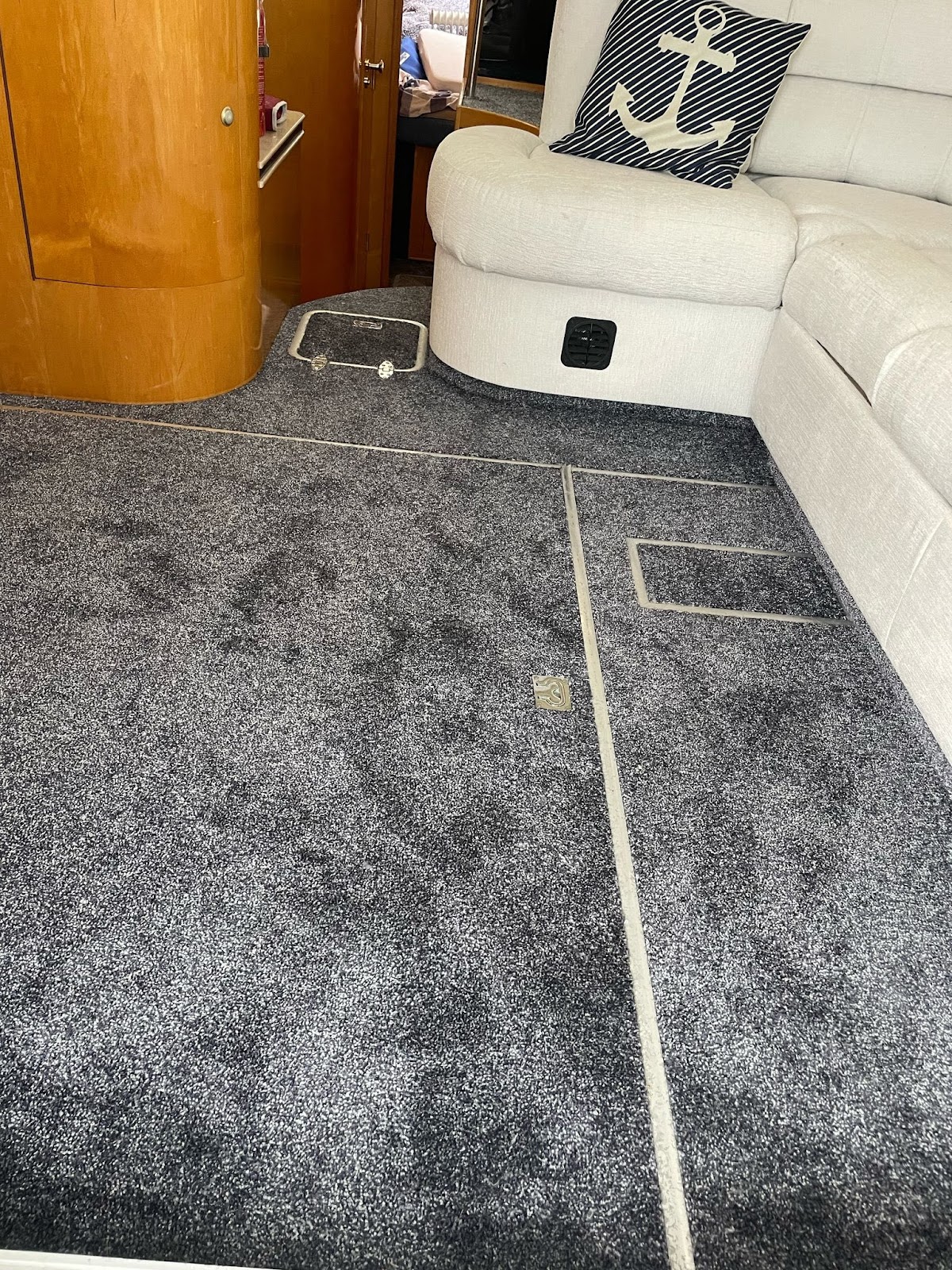 Rees Carpets & flooring Services LTD