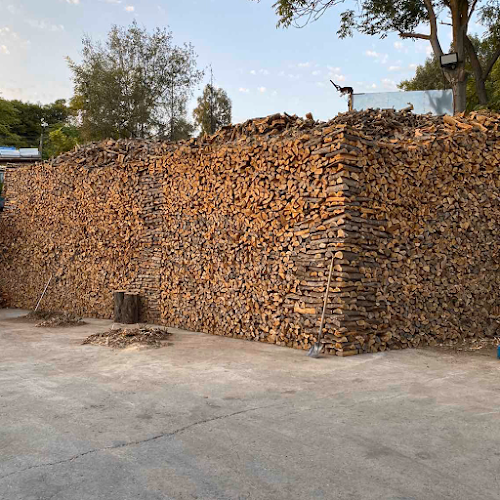 Καυσόξυλα - Ξύλα για Τζάκι - Αθήνα