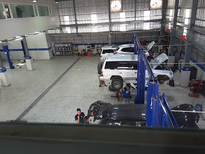 Photos of HTS Myanmar Japan Car Workshop