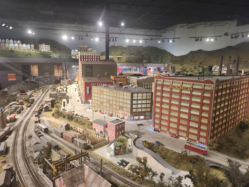 EnterTRAINment Junction - Visual