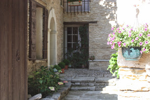 Photo n°2 de AU CHANT DES SORGUES à Lagnes (Maison d'hôtes)