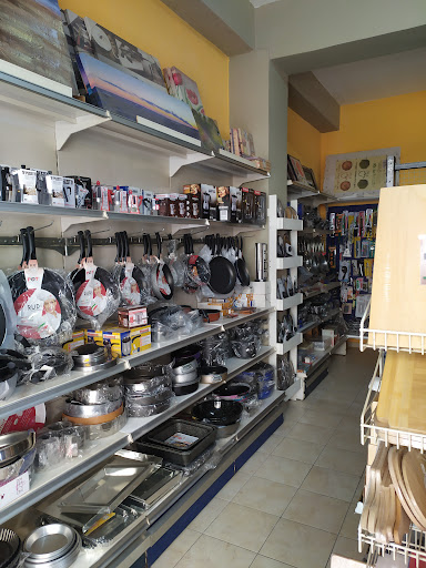 Casa e più casalinghi e bricolage di Catanzaro Attilio - Thumbnail