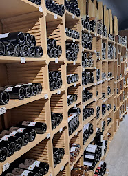 Photo n°4 de La Cave Saint-Nicolas à Montfort-sur-Meu (Magasin de vins et spiritueux)