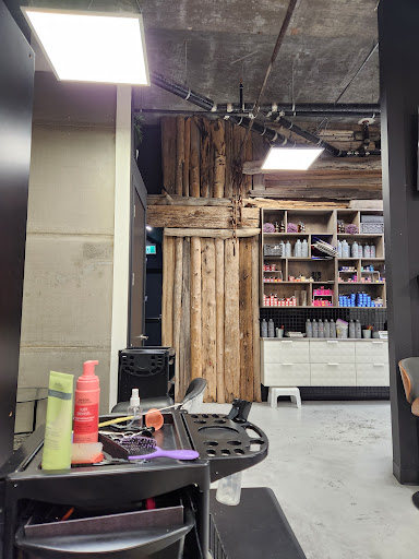 2545 Salon and Spa Gibson's - Thumbnail