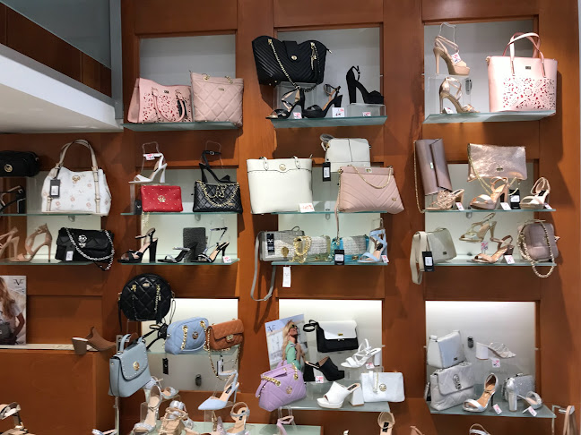 Comentarii opinii despre Red Shoes ΠΟΛΥΧΡΟΝΙΔΗΣ