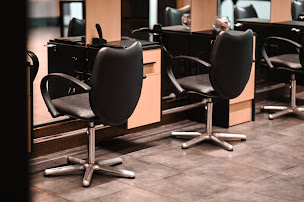 Photo n°3 de Salon Coiffure Carré d'Art Champfleury - Avec ou sans rendez-vous à Champfleury (Magasin de produits de beauté)