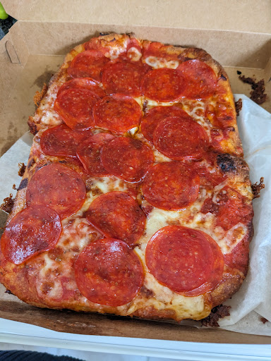 Big John's Pizza Queen - Thumbnail