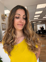 Photo n°37 de 𝒞𝒽𝓁ℴℯ̈ ℳ𝒶𝒾𝓉𝓇ℯ 𝒜𝓇𝓉𝒾𝓈𝒶𝓃 𝒞ℴ𝒾𝒻𝒻ℯ𝓊𝓇 - Salon Keune Ambassadeur- Expert Balayage & Coloration - Lissage Brésilien & Botox à Les Angles (Salon de coiffure)