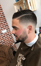 Photo n°21 de Fay’s Barber - Coiffeur / Barbier / Visagiste à Paris (Institut de soins du visage)