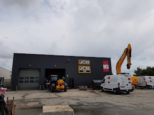 Photo n°18 de M3 JCB - HYUNDAI MH à Aytré (Société de travaux publics)