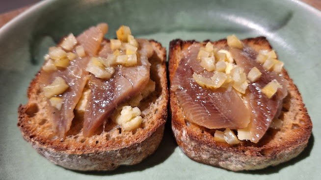 Món Vínic - Bar de Vinos y Quesos by null