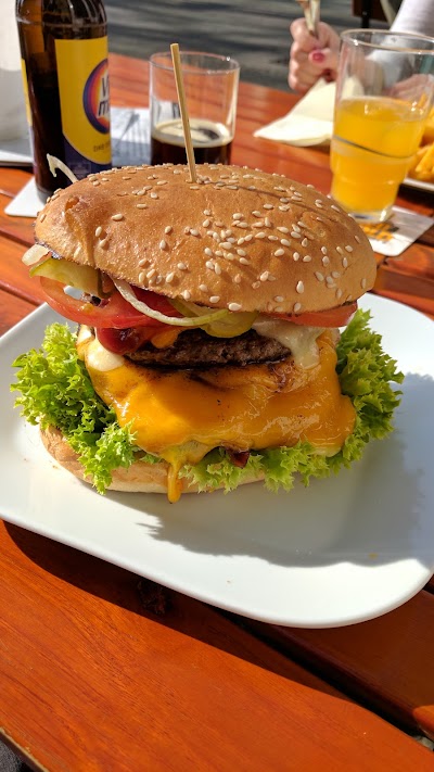 Photos of Burgercult + Currycult