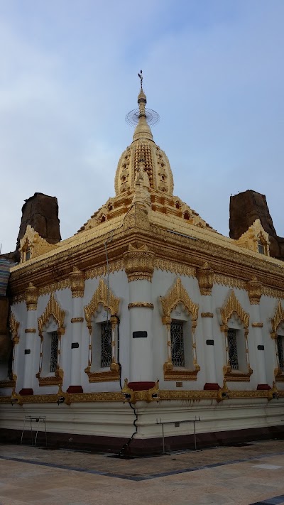 Photos of Mahar Ankhtookanthar Buddha Image