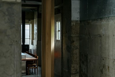 MON Gallery and Wine Bar