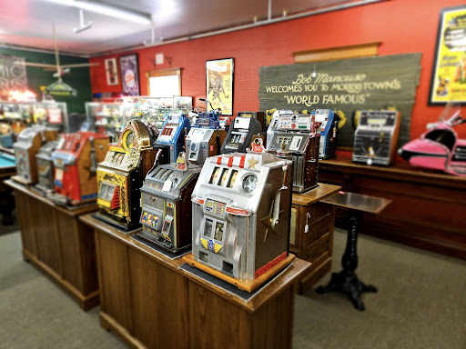 Roscoe Woodstock Antique Mall - Thumbnail
