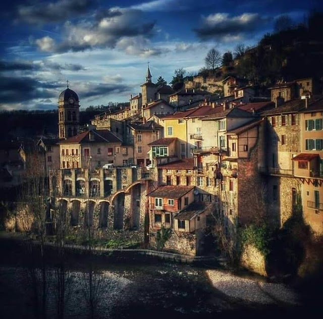 Les maisons suspendues de Pont-en-Royans