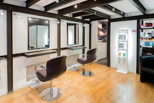 Photo n°31 de Léa Lee à Paris (Salon de coiffure)