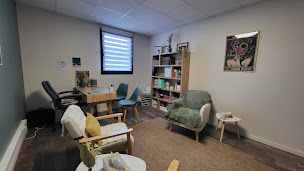 Photo n°1 de Perrine Morant - Psychopraticienne - Thérapeute en TCC à Sanilhac (Psychothérapeute)