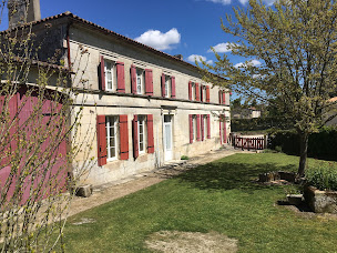 Photo n°2 de La Charentaise des Lilas à Saint-Léger (Chambre d'hôtes)