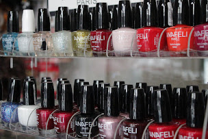 Photo n°17 de Samiqui Fashion II - Coiffure mixte et Cosmétiques à Angers (Salon de coiffure)