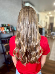 Photo n°21 de ELSA PHIMA COIFFURE à Idron (Magasin de produits de beauté)