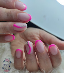 Photo n°2 de PM Esthétique & Nails - esthéticienne & prothésiste ongulaire à Vertaizon (Salon de manucure)