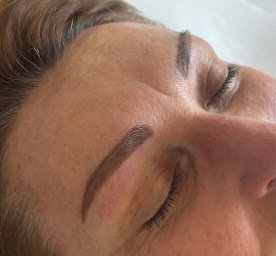 Photo n°17 de Stéphanie Lemarchand - Dermopigmentation et Correction esthétique à Bordeaux à Bordeaux (Centre de bien-être)