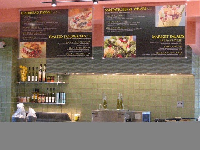 La Tapenade Mediterranean Café (inside Newark Liberty International Airport )