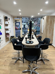 Photo n°10 de Salon de coiffure Bi-Color à Chalamont (Salon de coiffure)