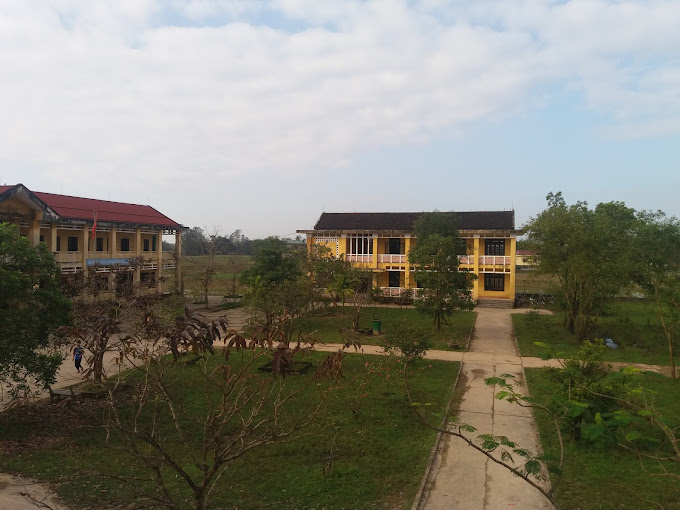 Trường THCS Trần Thúc Nhẫn