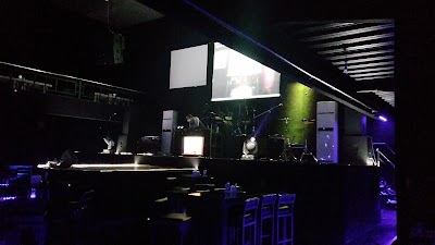 Photos of Queen Live Music & Resto