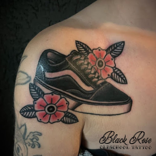 Black Rose Oldschool Tattoo Wetzlar